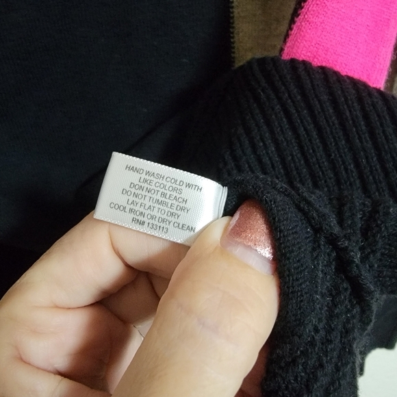 Lisa Todd Stylish Black Sweater with Arrows - Picture 4 of 5